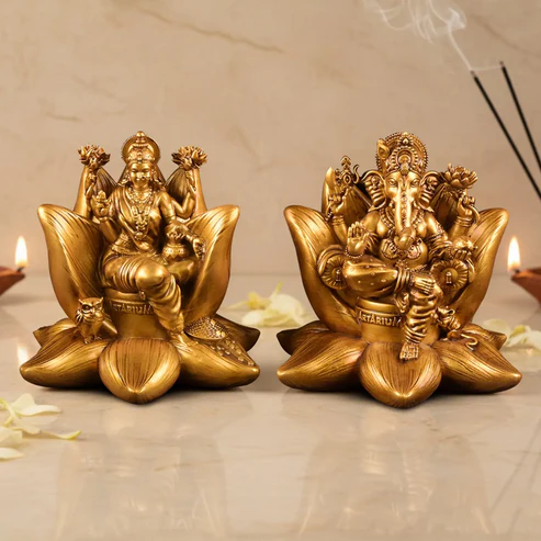 Laxmi Idol – Invite Prosperity, Fortune, and Divine Blessings into Your Home