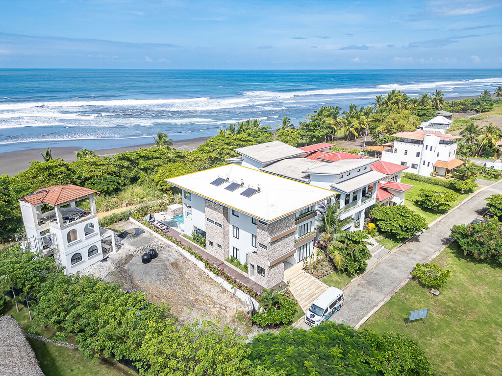 Beach View Villa Rentals in Jaco & Waterfront Villa Rentals in Costa Rica