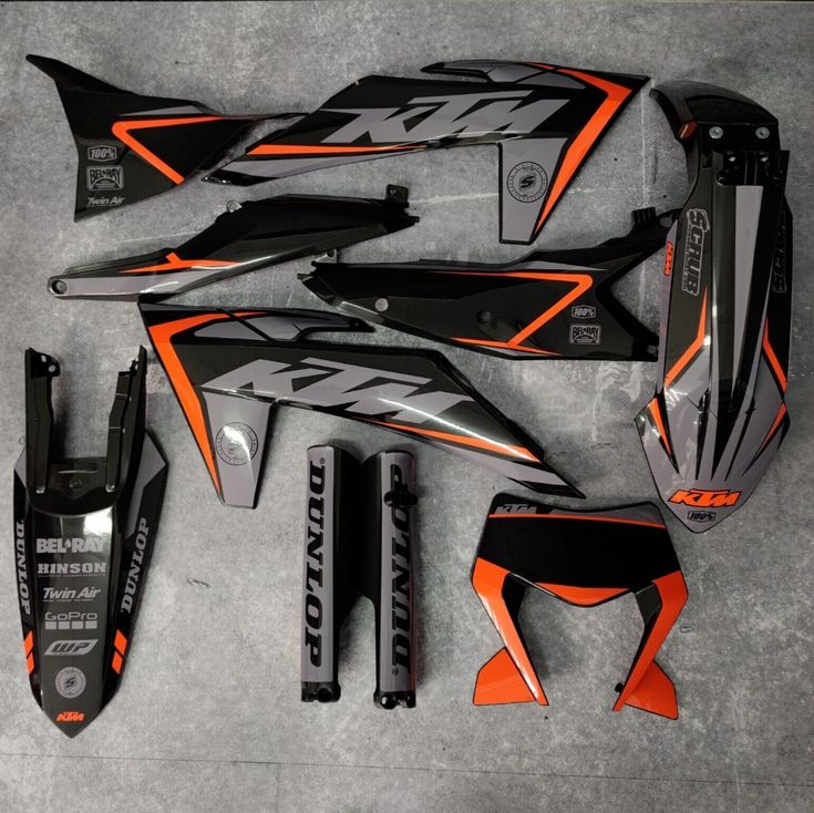 Custom Decals Printing for Businesses and Vehicles