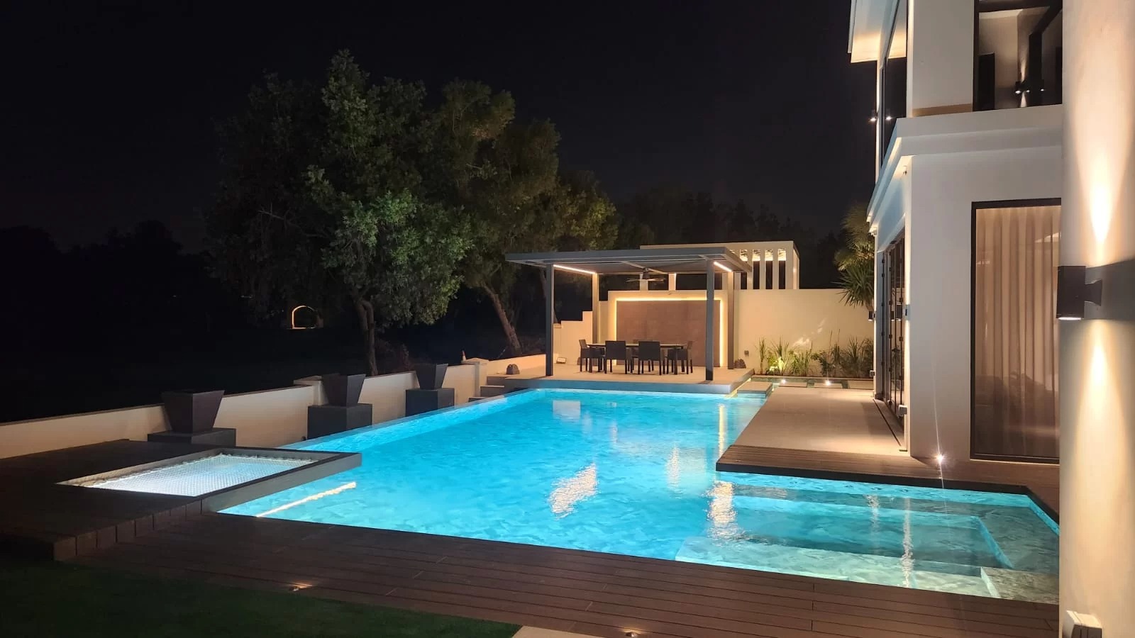 swimming pool construction in Dubai
