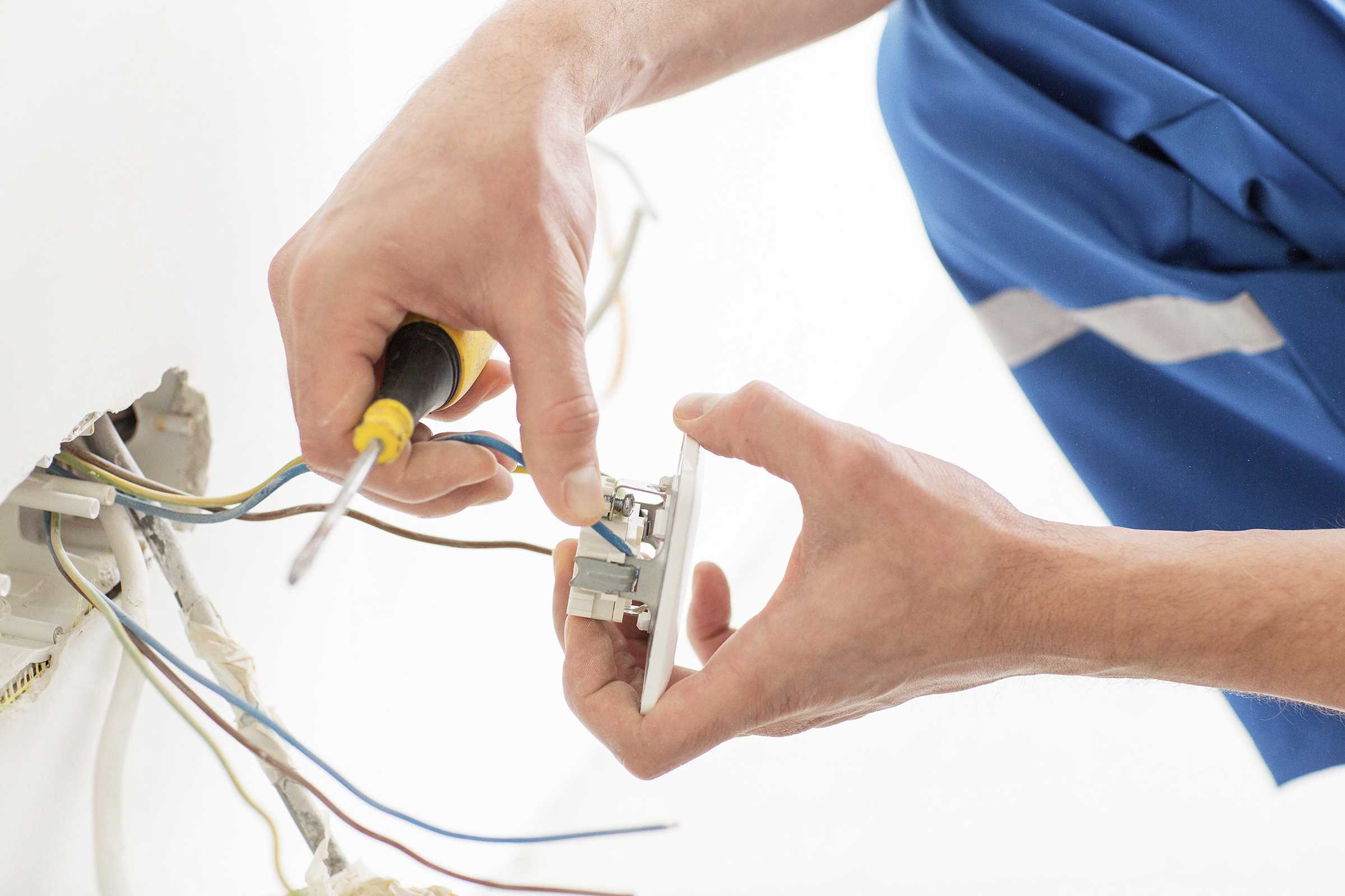 Who Is an Electrical Contractor and What Do They Do?