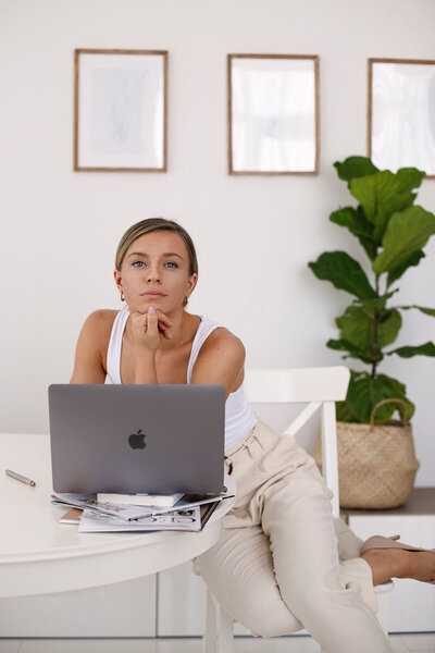 Hire Professional Clickup Consultant Now | Ellie Rogers