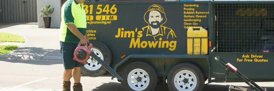 Jim's Mowing Melbourne West Offers Professional Grass Cutting Services.